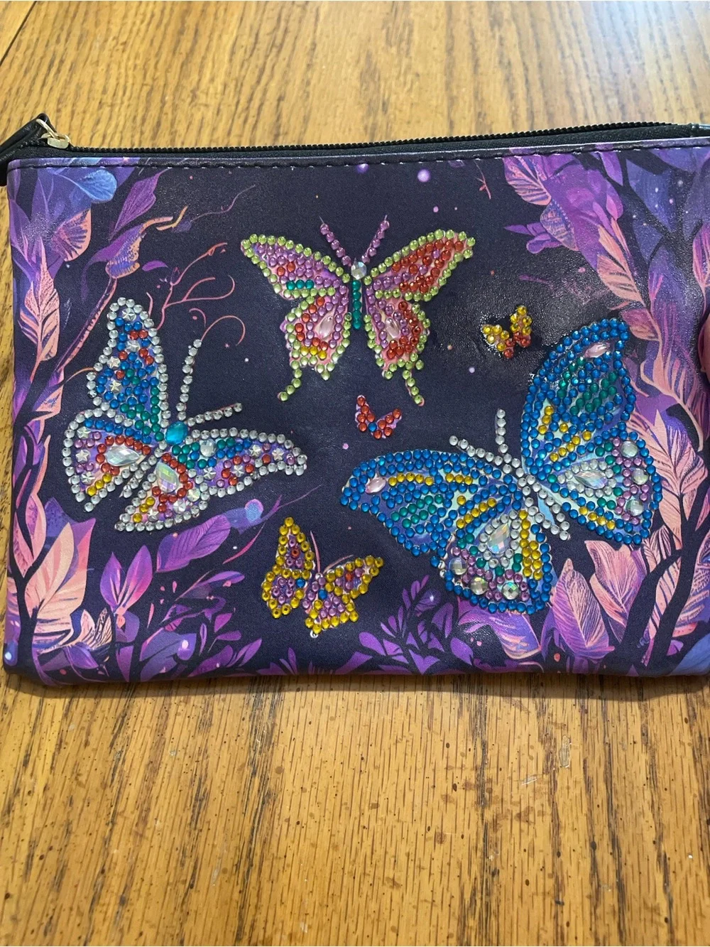 NWOT Diamond Art Wristlet.